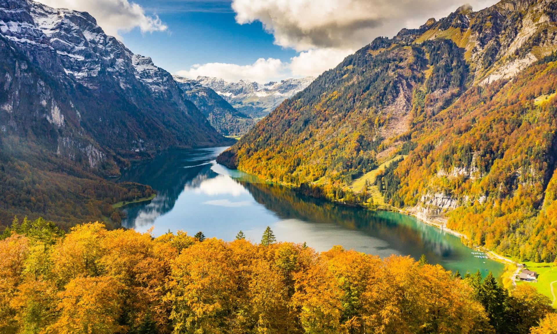 Klöntalersee im Herbst