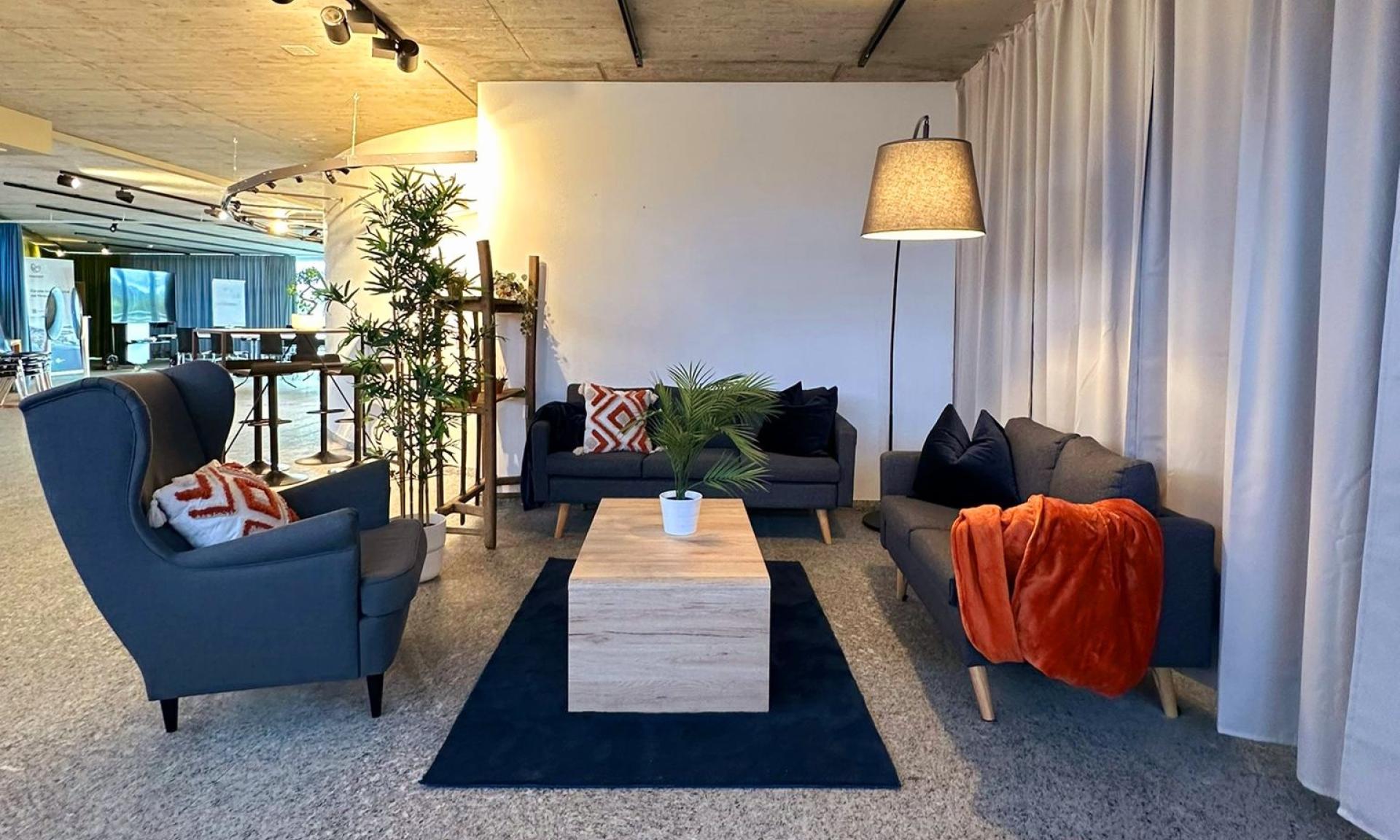 Der Meetingraum im Visitor Center ist mit einer gemütlichen Lounge ausgestattet